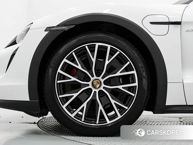 Porsche Taycan id 4360515 из Кореи 14