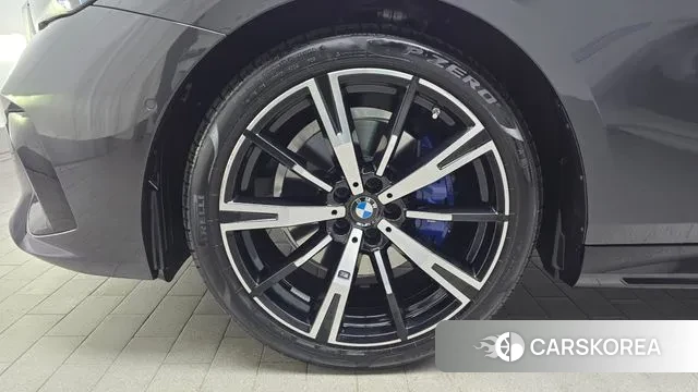 BMW 5 Series (G60) id 3575914 из Кореи 15