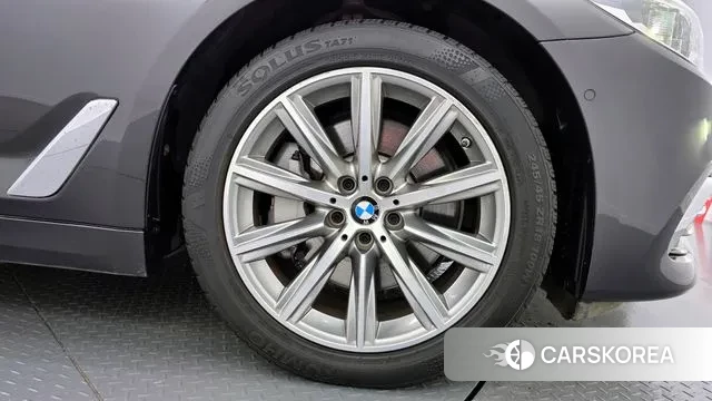 BMW 5 Series (G30) id 3379788 из Кореи 15