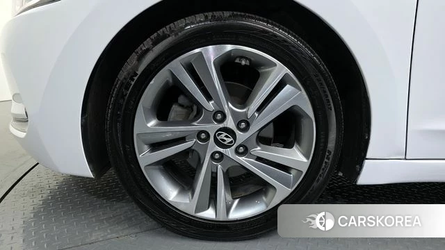 Hyundai Avante AD id 3899820 из Кореи 15