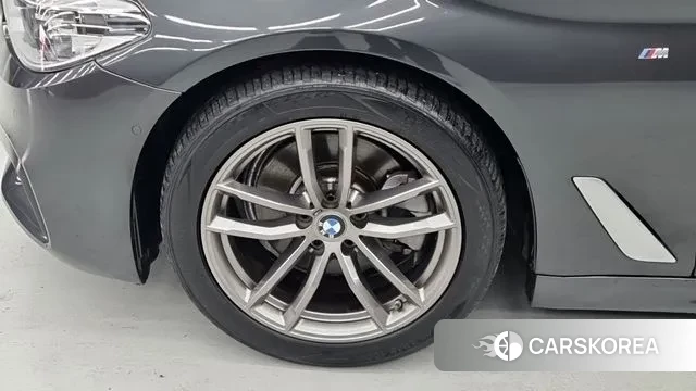 BMW 5 Series (G30) id 3485091 из Кореи 13