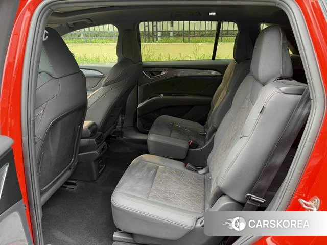 Audi Q5 e-tron id 4263930 из Китая 35