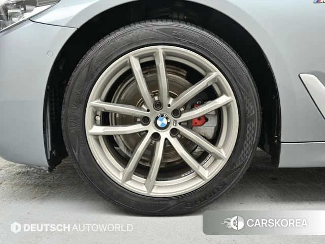 BMW 5 Series (G30) id 3886475 из Кореи 15