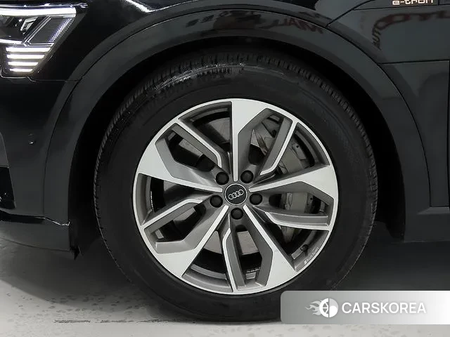 Audi e-Tron id 3367716 из Кореи 15