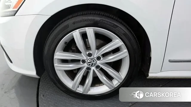 Volkswagen The New Passat id 3568426 из Кореи 15