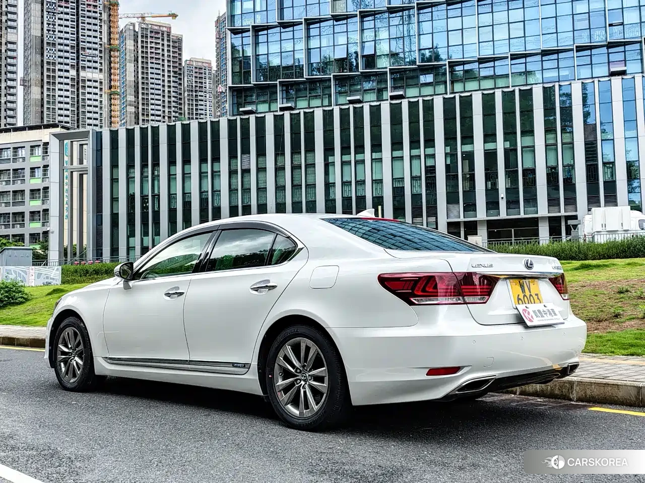 Lexus LS id 4559848 из Китая 8