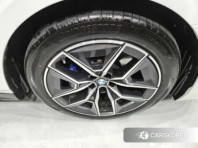 BMW 5 Series (G60) id 4380919 из Кореи 15