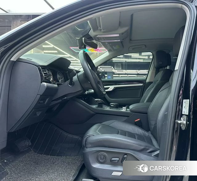 Volkswagen Touareg 2021 Черный из Китая, фото 5