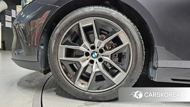 BMW 5 Series (G60) id 4359975 из Кореи 25