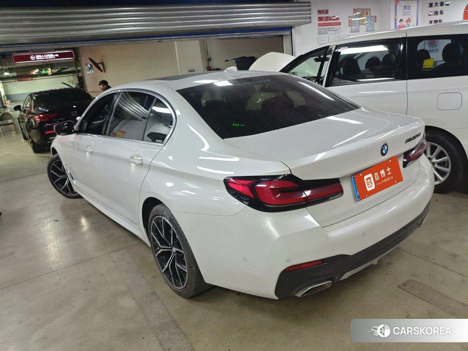BMW 5 series 2021 Белый из Китая, фото 5