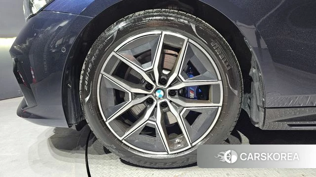 BMW 5 Series (G60) id 4291744 из Кореи 27