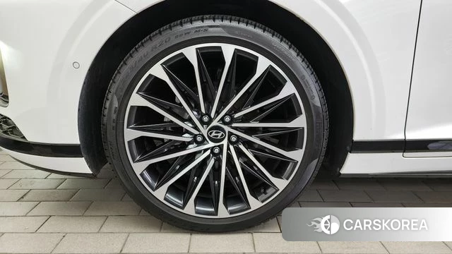 Hyundai Grandeur Hybrid (GN7) id 3883697 из Кореи 15