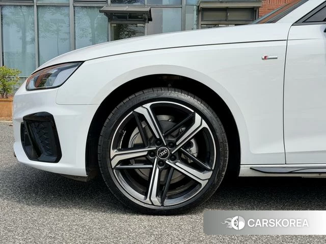 Audi A4L id 4290642 из Китая 13