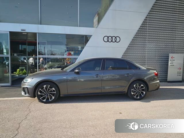 Audi A4L 2023 Темно-серый из Китая, фото 5