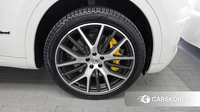 Maserati Levante id 3829229 из Кореи 15