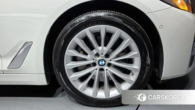 BMW 5 Series (G30) id 3290756 из Кореи 15