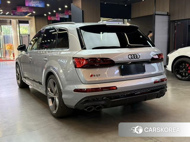Audi SQ7 2024 Серебристо-серый из Китая, фото 5