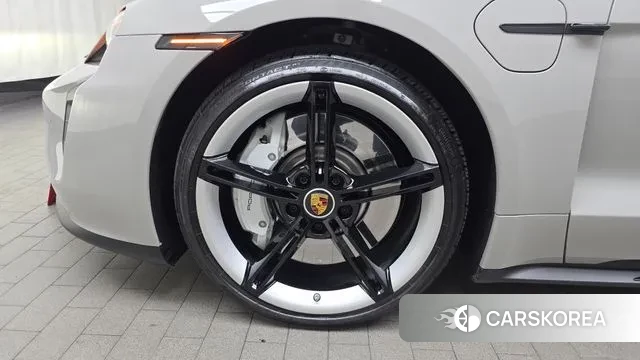 Porsche Taycan id 3442514 из Кореи 15