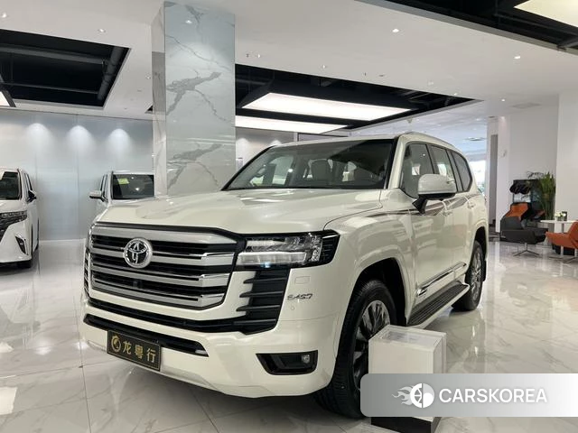 Toyota Land Cruiser (imported) 2024 Белый из Китая, фото 5