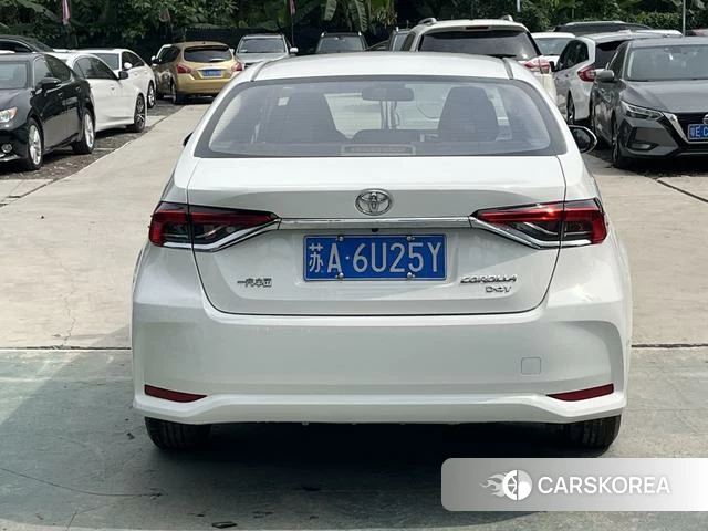 Toyota Corolla 2023 Белый из Китая, фото 5