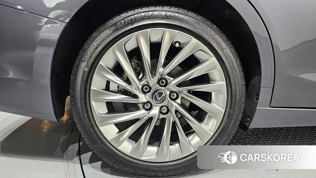 Lexus ES300h 7th generation id 4303063 из Кореи 15