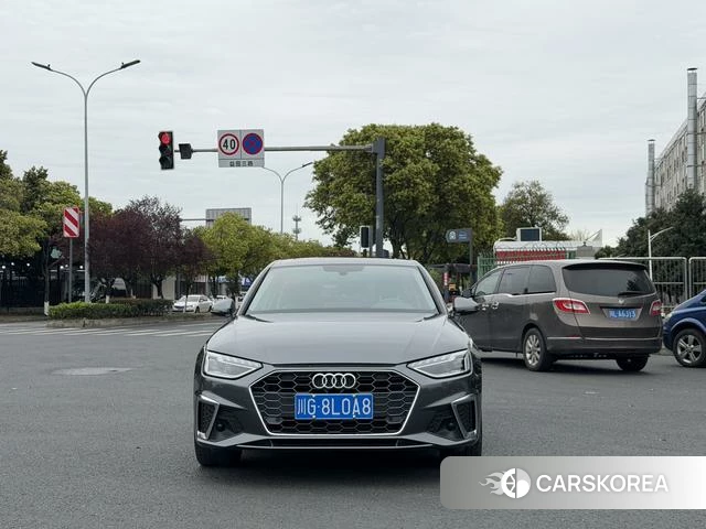 Audi A4L 2021 Темно-серый из Китая, фото 5