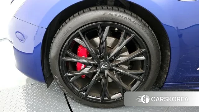 Maserati Ghibli id 3367121 из Кореи 15
