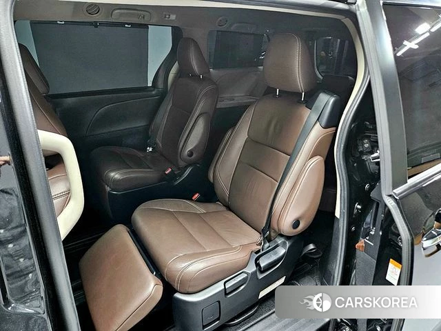 Toyota Sienna id 3955928 из Кореи 15