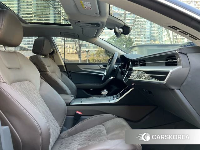 Audi A7L id 4272864 из Китая 13