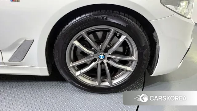 BMW 5 Series (G30) id 3489473 из Кореи 15