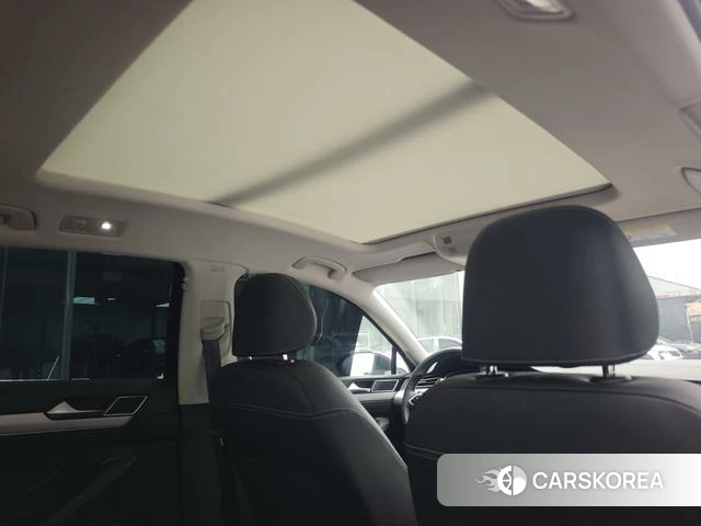 Volkswagen Magotan 2025 Черный из Китая, фото 6