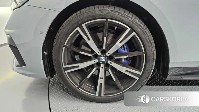 BMW 5 Series (G60) id 4523047 из Кореи 28