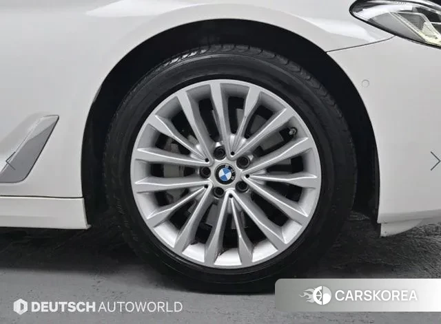 BMW 5 Series (G30) id 3038459 из Кореи 15