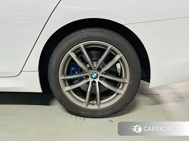 BMW 5 Series (G30) id 3085668 из Кореи 15