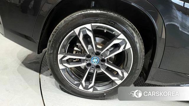 BMW iX1 (U11) id 4322124 из Кореи 28