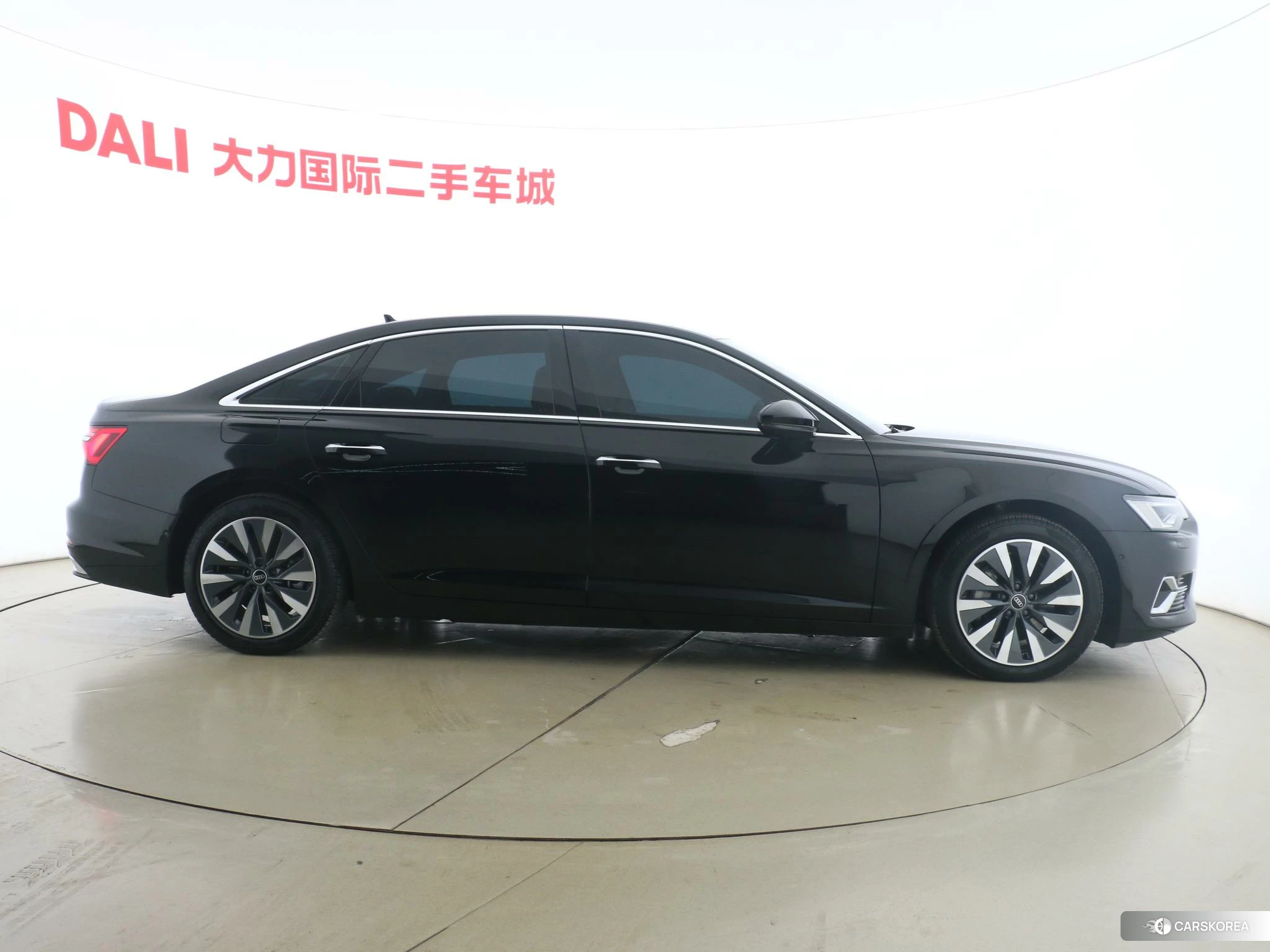 Audi A6L id 4515113 из Китая 10