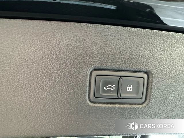 Audi Q5L Sportback id 3895939 из Китая 18