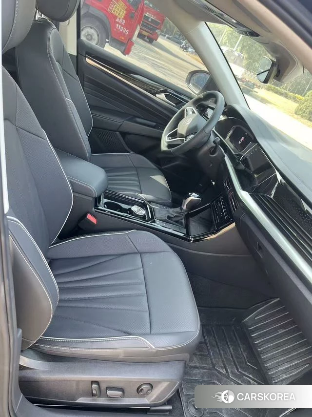 Volkswagen Passat 2024 Черный из Китая, фото 6