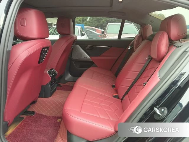 BMW 5 series 2024 Черный из Китая, фото 5