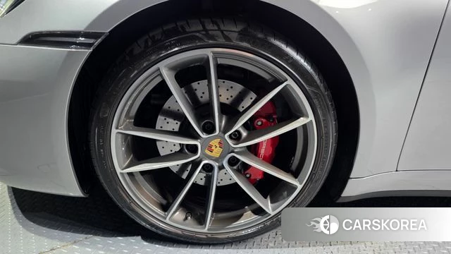 Porsche 911(992) id 4700880 из Кореи 31