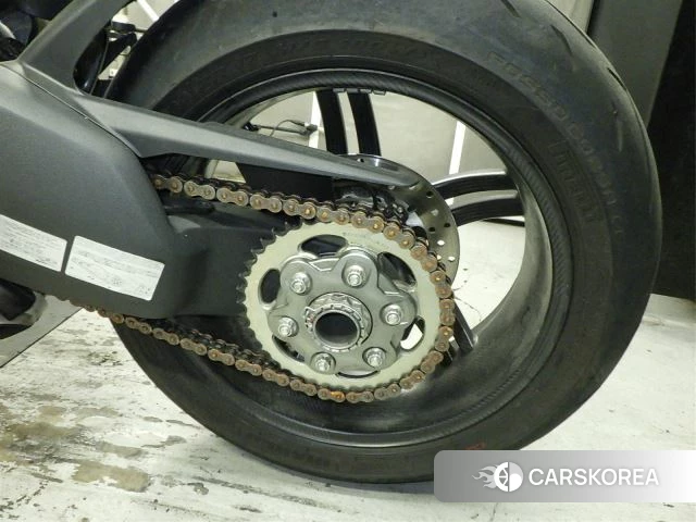 Ducati STREETFIGHTER V4 S id 3951940 из Японии 29