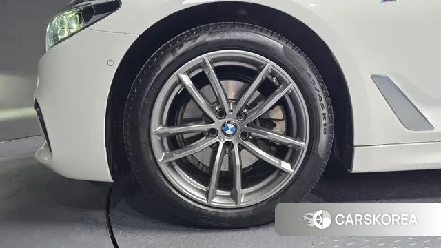 BMW 5 Series (G30) id 3598438 из Кореи 15