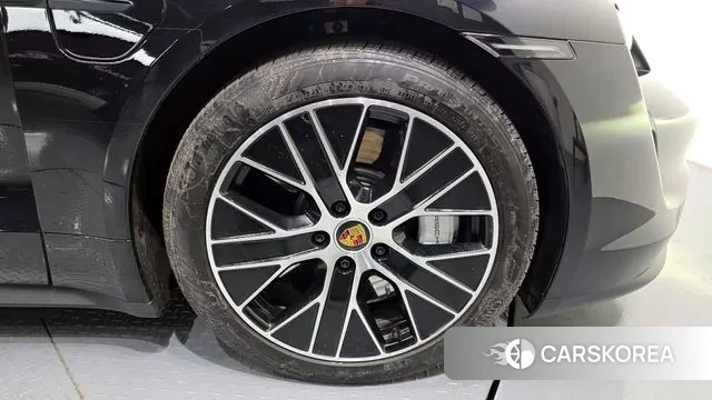 Porsche Taycan id 3576266 из Кореи 15