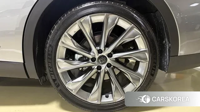 Toyota Crown Crossover id 3447087 из Кореи 13