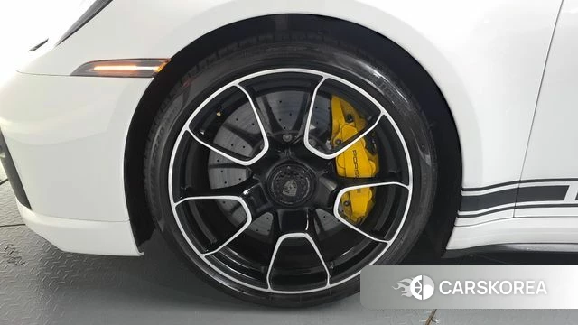 Porsche 911(992) id 4321801 из Кореи 31