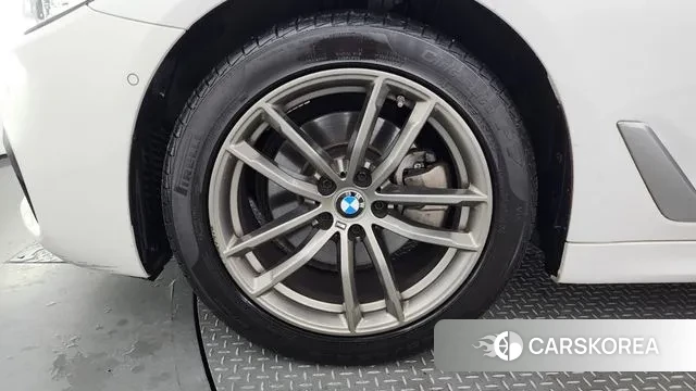 BMW 5 Series (G30) id 3039538 из Кореи 15