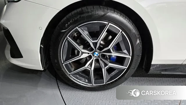 BMW 5 Series (G60) id 3016112 из Кореи 15