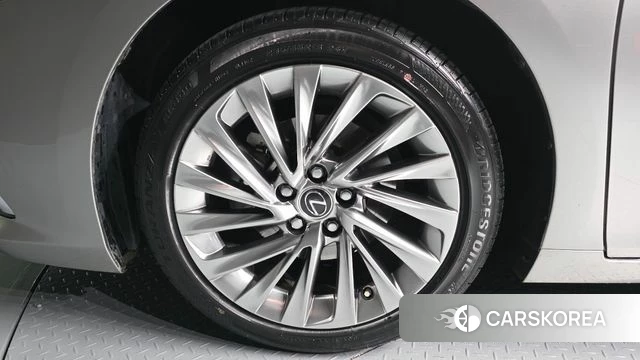 Lexus ES300h 7th generation id 3909763 из Кореи 15