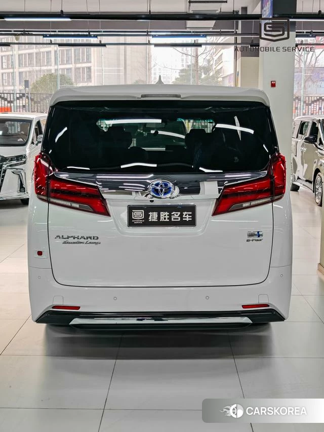 Toyota Elfa 2022 Белый из Китая, фото 5