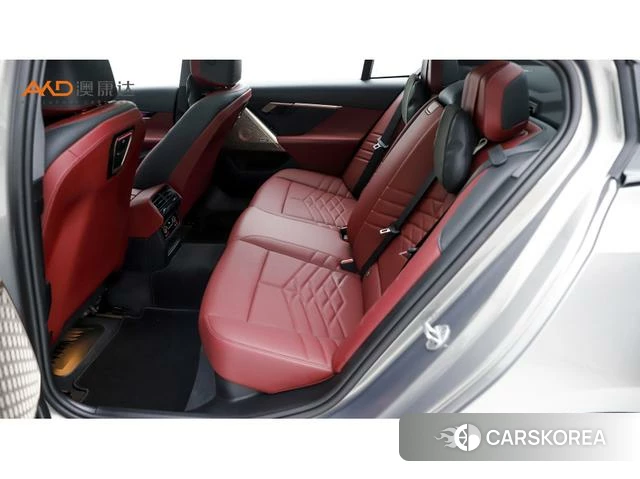 BMW 5 series 2024 Темно-серый из Китая, фото 5